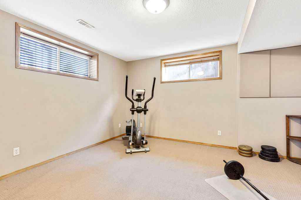 MLS® A2268629 - 100 Hillview Road  in Hillview Estates Strathmore, Residential