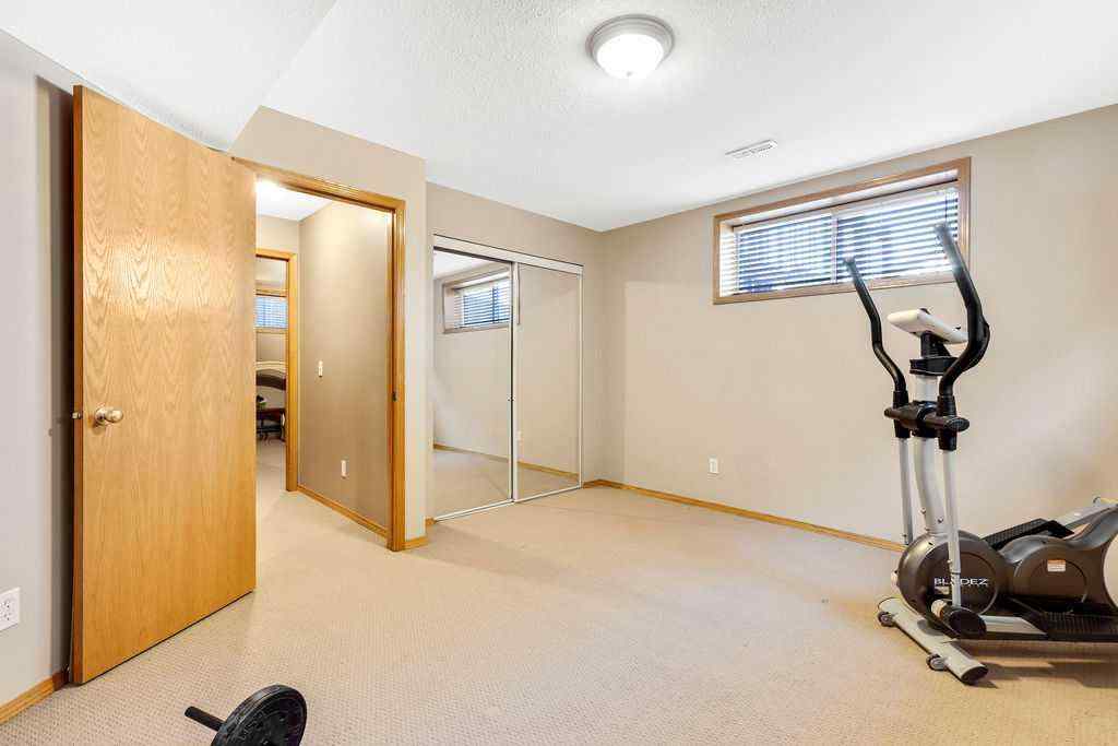 MLS® A2268629 - 100 Hillview Road  in Hillview Estates Strathmore, Residential