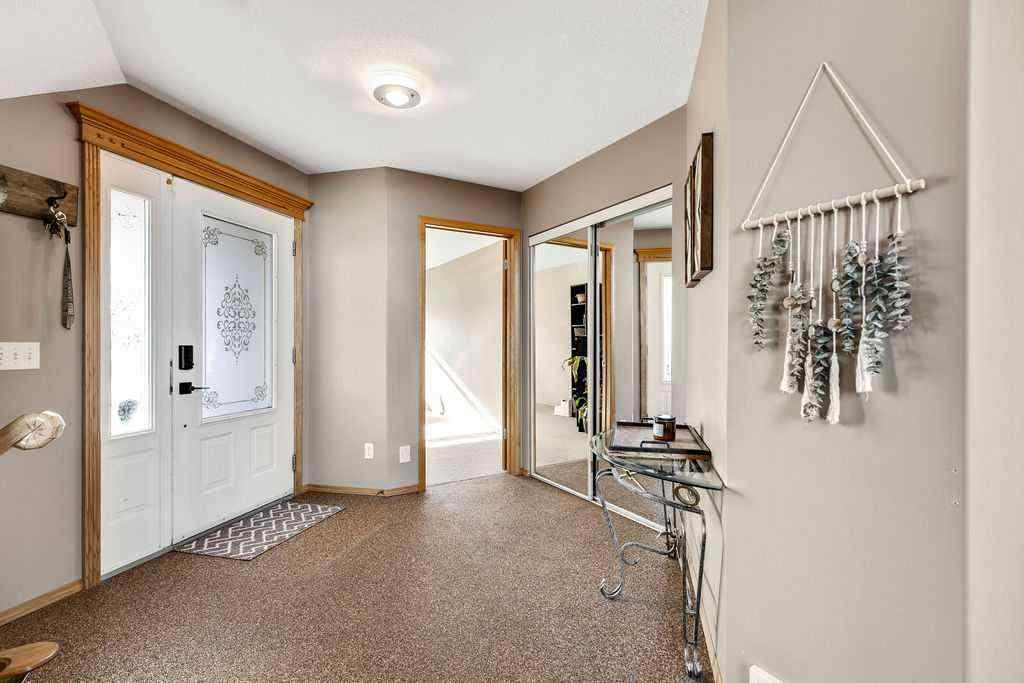 MLS® A2268629 - 100 Hillview Road  in Hillview Estates Strathmore, Residential