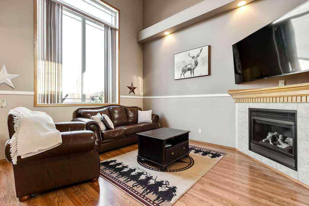 MLS® A2268629 - 100 Hillview Road  in Hillview Estates Strathmore, Residential