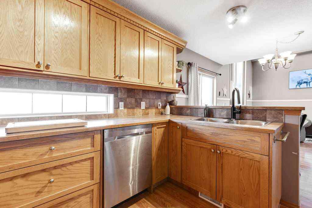 MLS® A2268629 - 100 Hillview Road  in Hillview Estates Strathmore, Residential