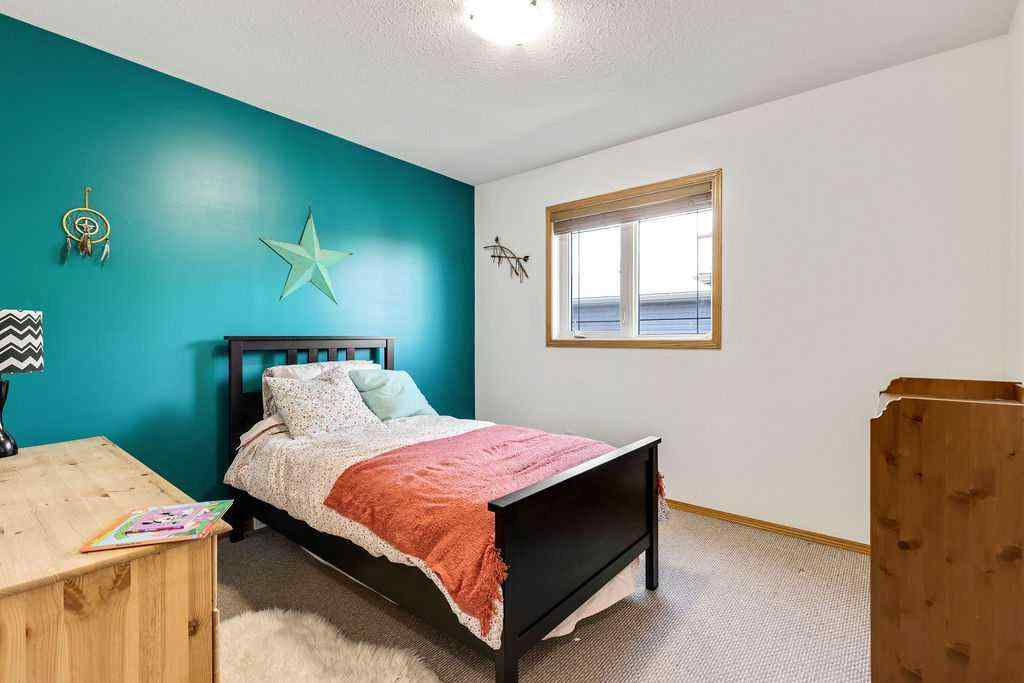 MLS® A2268629 - 100 Hillview Road  in Hillview Estates Strathmore, Residential