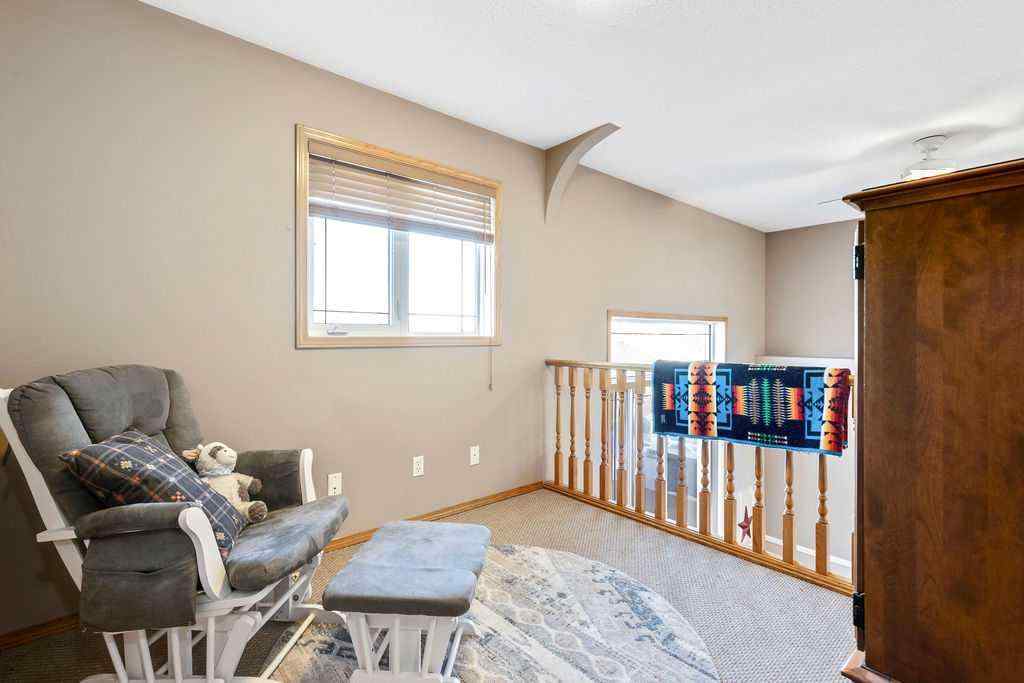 MLS® A2268629 - 100 Hillview Road  in Hillview Estates Strathmore, Residential