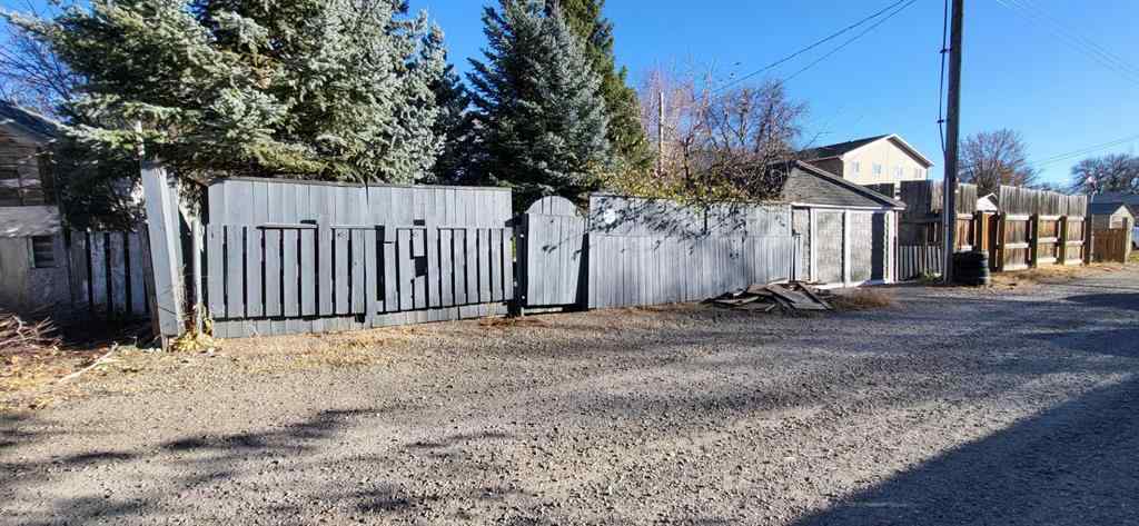 MLS® A2268637 - 726 12B Street N in Senator Buchanan Lethbridge, Residential