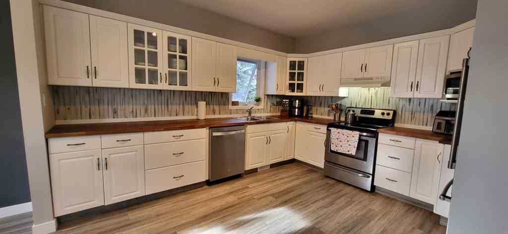 MLS® A2268637 - 726 12B Street N in Senator Buchanan Lethbridge, Residential