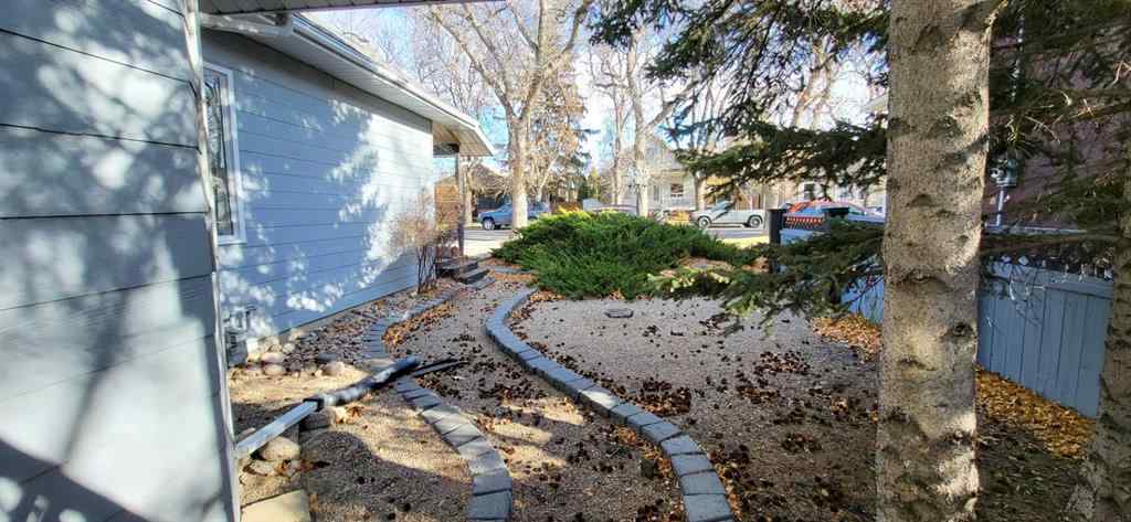 MLS® A2268637 - 726 12B Street N in Senator Buchanan Lethbridge, Residential