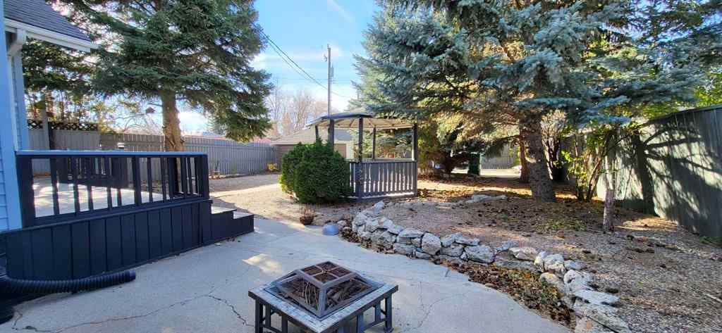 MLS® A2268637 - 726 12B Street N in Senator Buchanan Lethbridge, Residential