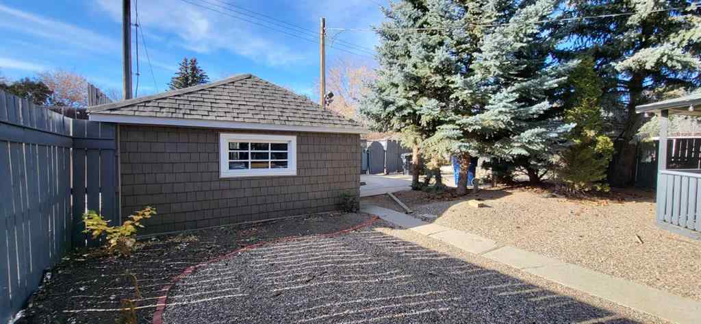 MLS® A2268637 - 726 12B Street N in Senator Buchanan Lethbridge, Residential