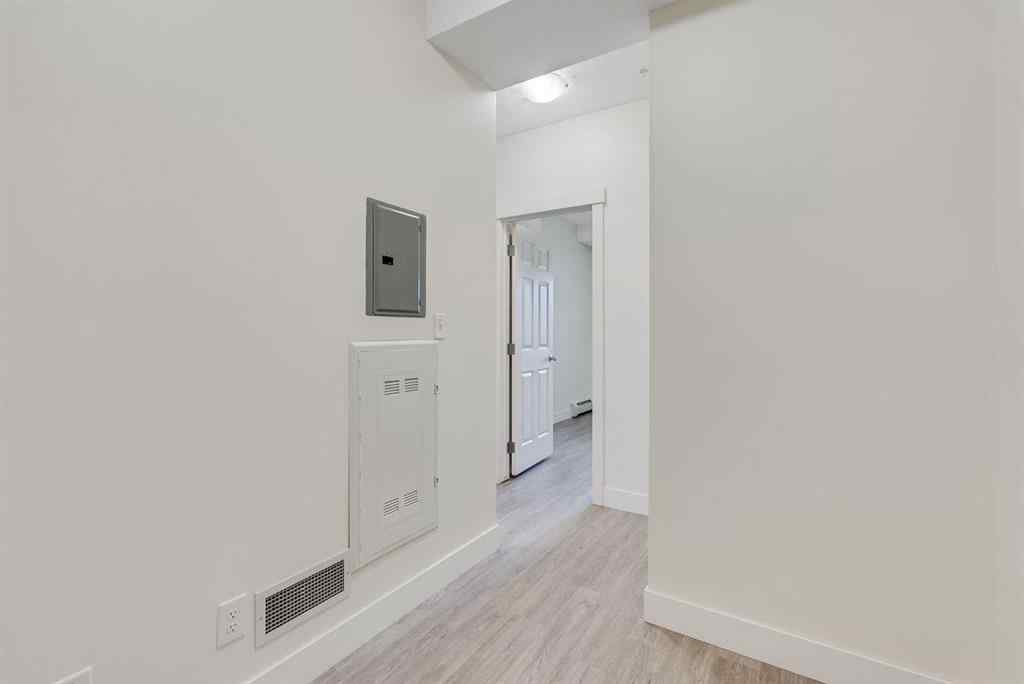 MLS&reg; # A2268642 - Unit #206 3950 46 Avenue NW in Varsity Calgary, Residential Open Houses