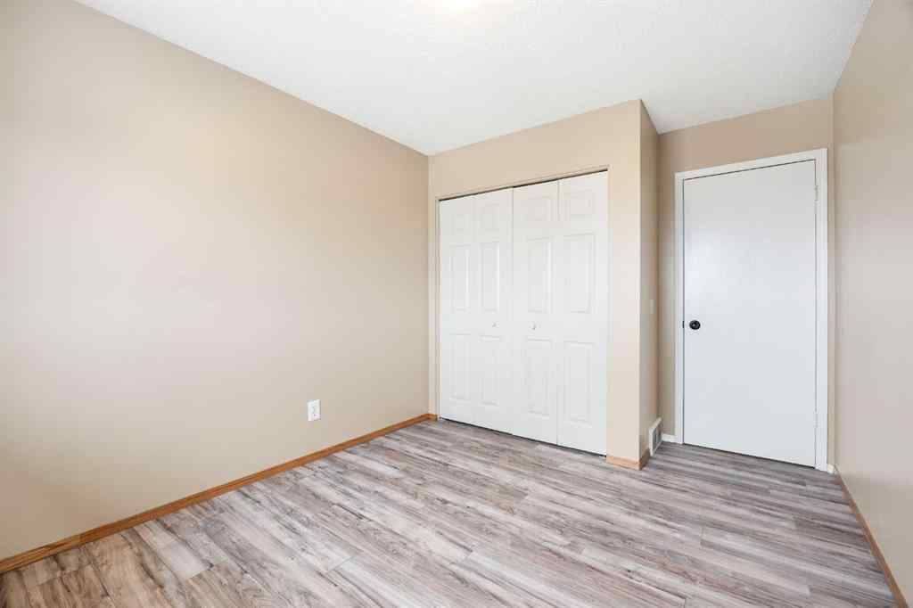 MLS® A2268665 - 650 Sandringham Place NW in Sandstone Valley Calgary, Residential