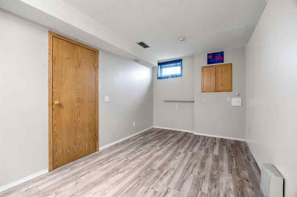 MLS® A2268665 - 650 Sandringham Place NW in Sandstone Valley Calgary, Residential