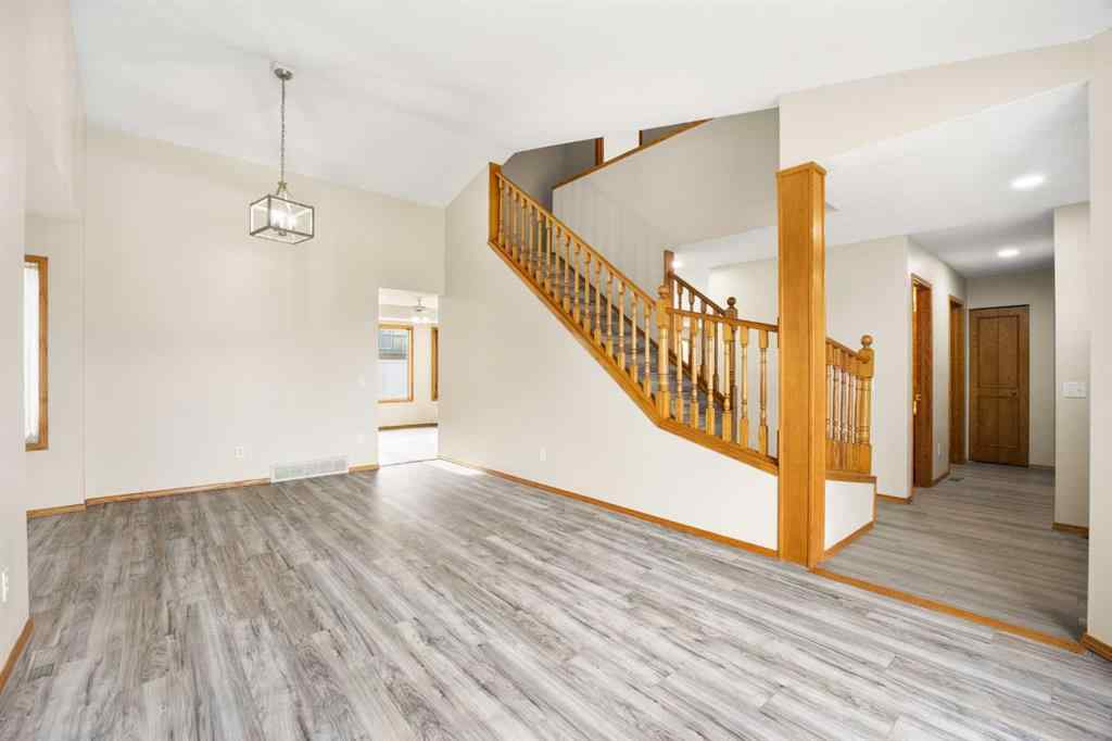 MLS® A2268665 - 650 Sandringham Place NW in Sandstone Valley Calgary, Residential