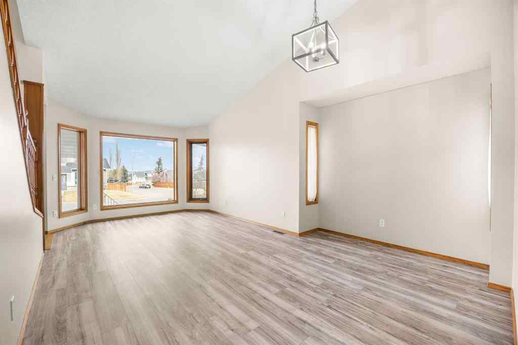 MLS® A2268665 - 650 Sandringham Place NW in Sandstone Valley Calgary, Residential