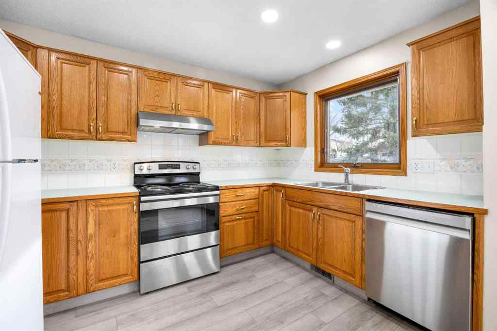 MLS® A2268665 - 650 Sandringham Place NW in Sandstone Valley Calgary, Residential