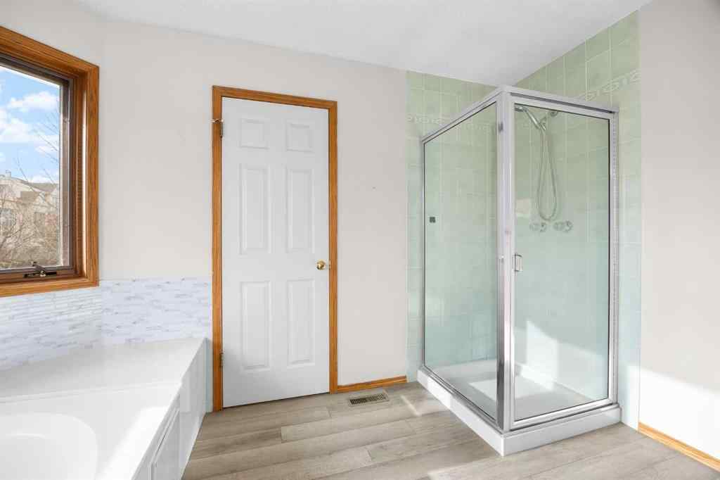 MLS® A2268665 - 650 Sandringham Place NW in Sandstone Valley Calgary, Residential