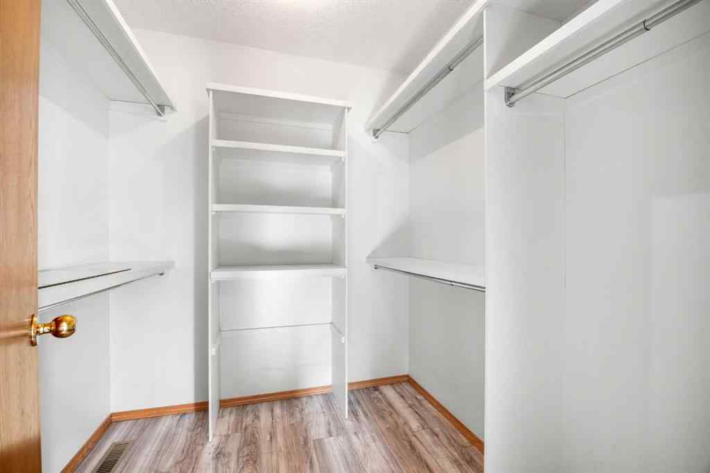 MLS® A2268665 - 650 Sandringham Place NW in Sandstone Valley Calgary, Residential