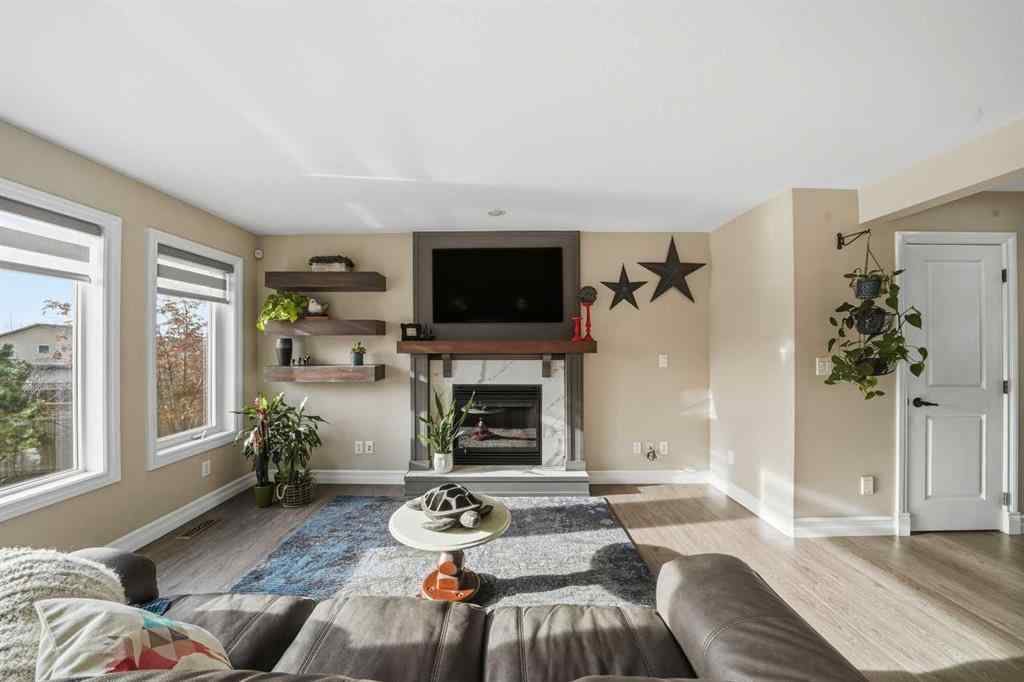 MLS&reg; # A2268678 - 9 Woodbine Close  in Harvest Meadows Blackfalds, Residential Open Houses