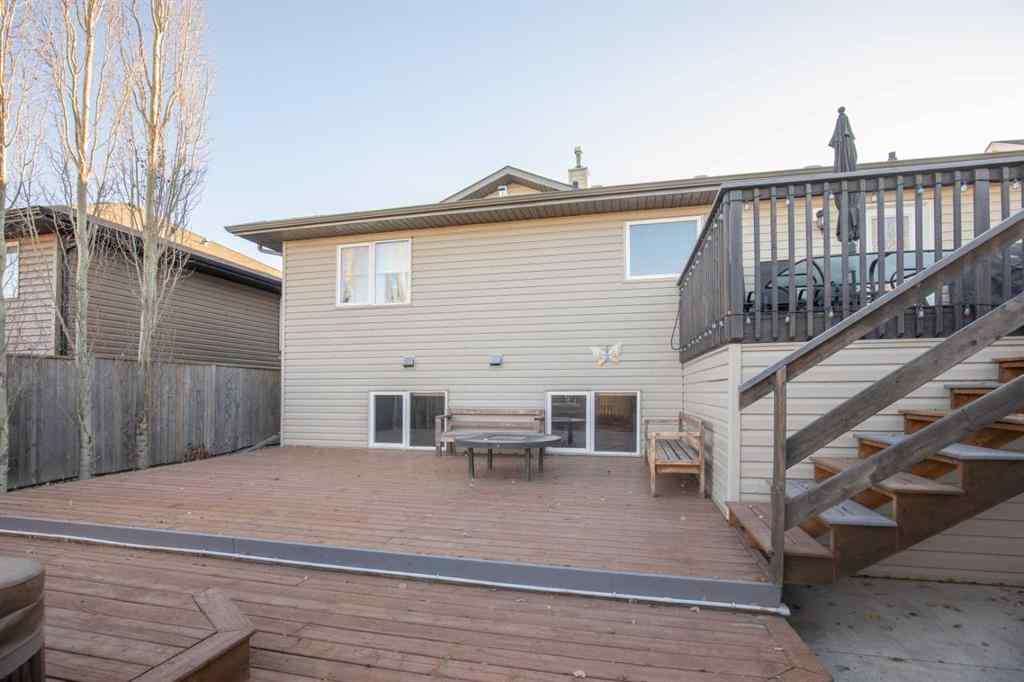 MLS® A2268679 - 2 Holbrook Place   in Hewlett Park Sylvan Lake, Residential
