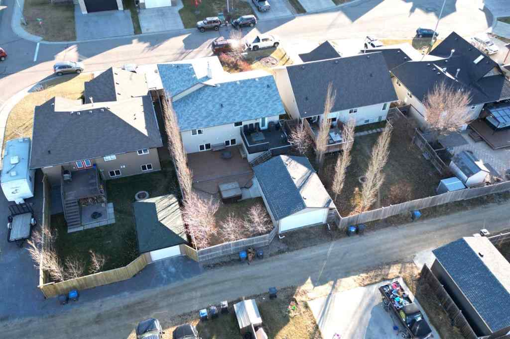 MLS® A2268679 - 2 Holbrook Place   in Hewlett Park Sylvan Lake, Residential