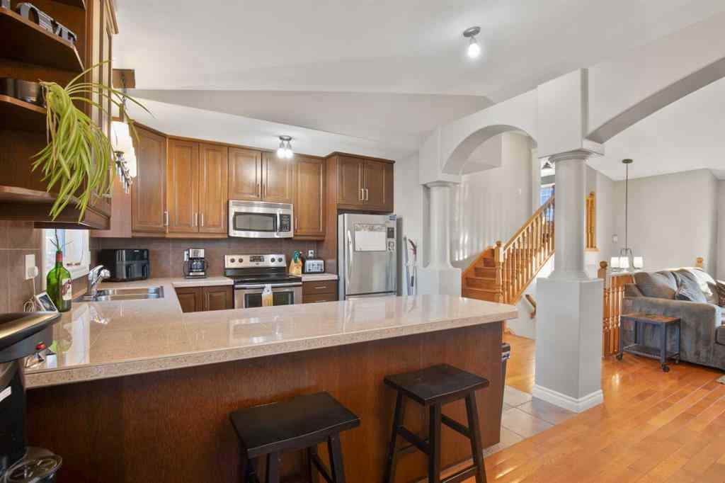 MLS® A2268679 - 2 Holbrook Place   in Hewlett Park Sylvan Lake, Residential