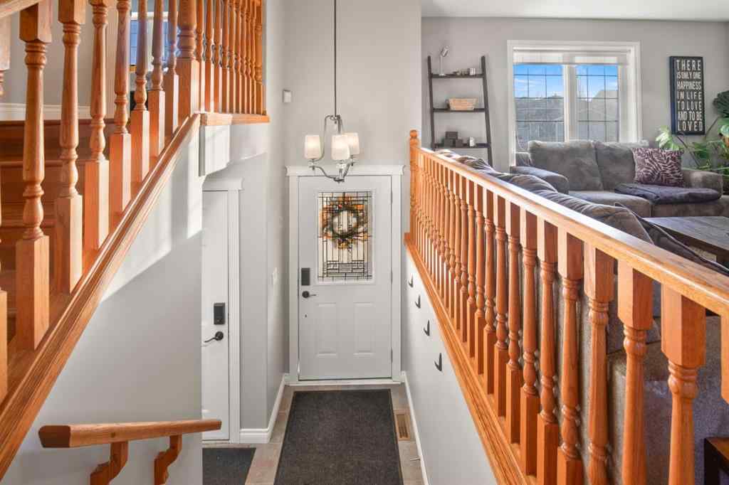 MLS® A2268679 - 2 Holbrook Place   in Hewlett Park Sylvan Lake, Residential