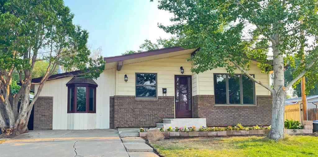 MLS® A2268685 - 1919 19 Avenue S in Agnes Davidson Lethbridge, Residential