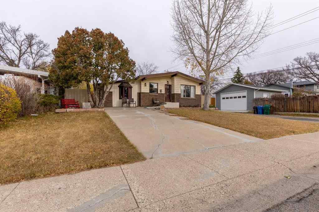 MLS® A2268685 - 1919 19 Avenue S in Agnes Davidson Lethbridge, Residential