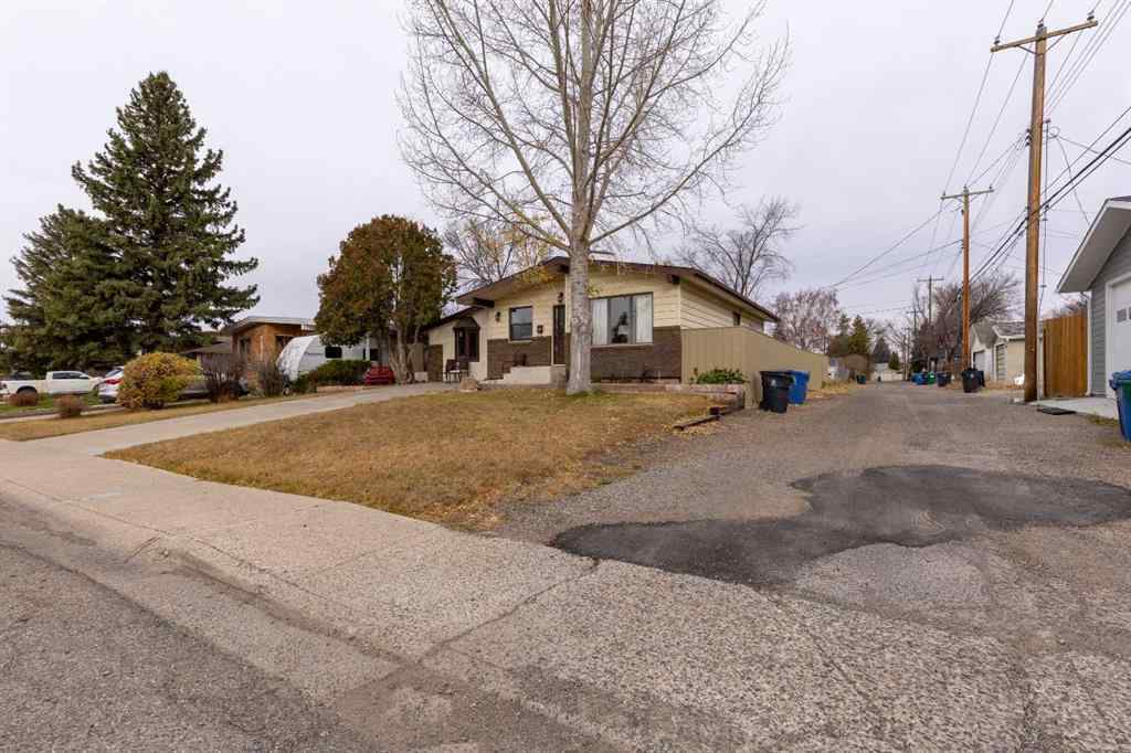 MLS® A2268685 - 1919 19 Avenue S in Agnes Davidson Lethbridge, Residential