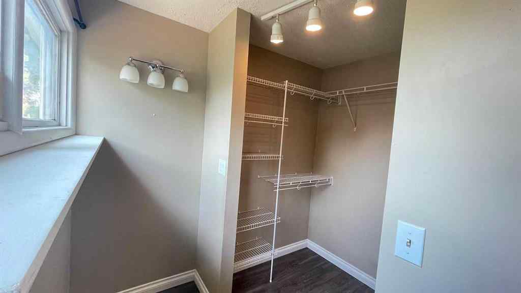 MLS® A2268685 - 1919 19 Avenue S in Agnes Davidson Lethbridge, Residential