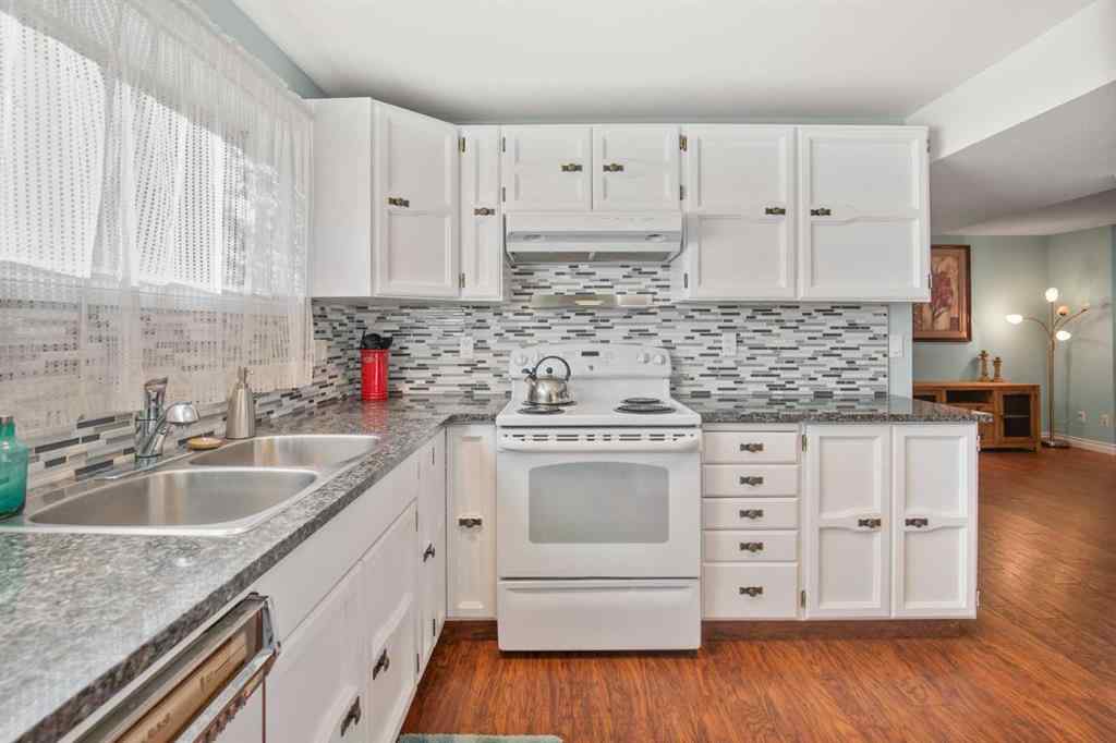 MLS® A2268686 - 5709 55th Avenue   in Downtown Lacombe Lacombe, Residential