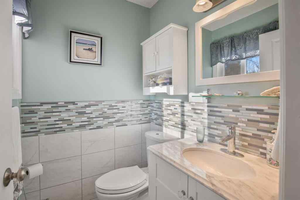 MLS® A2268686 - 5709 55th Avenue   in Downtown Lacombe Lacombe, Residential