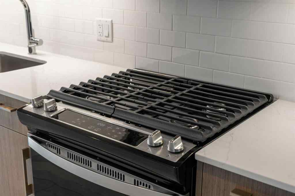 MLS&reg; # A2268709 - Unit #523 18 A Street NW in West Hillhurst Calgary, Residential Open Houses