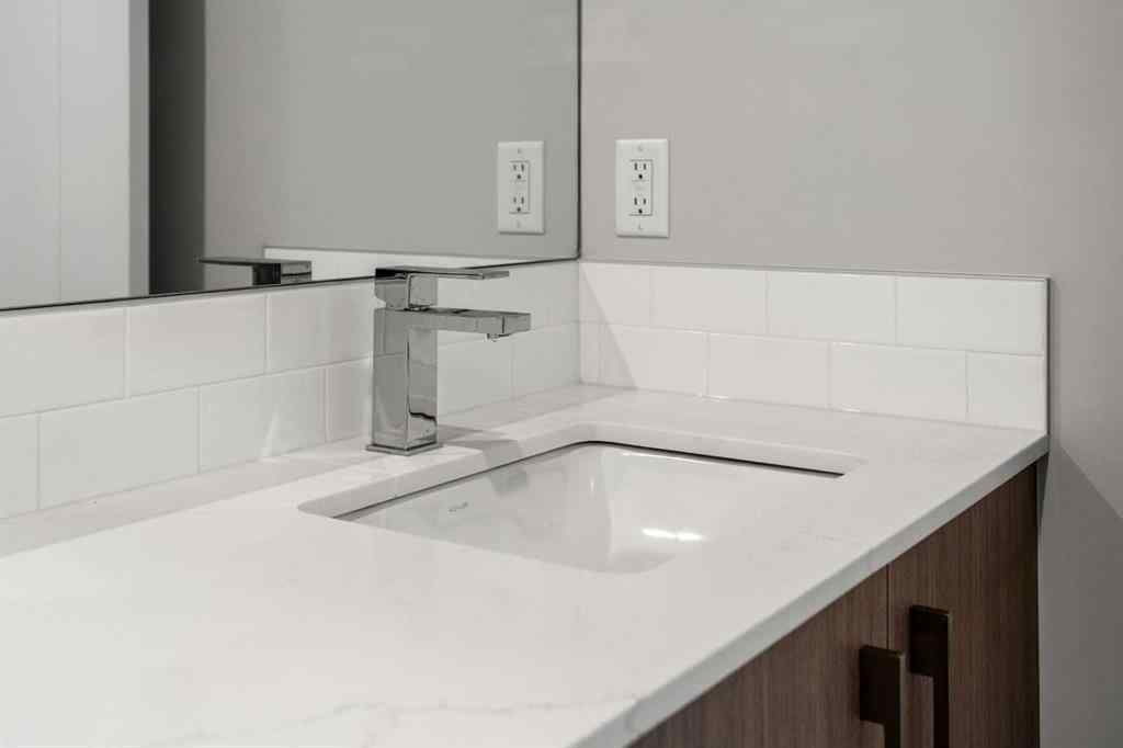 MLS&reg; # A2268709 - Unit #523 18 A Street NW in West Hillhurst Calgary, Residential Open Houses