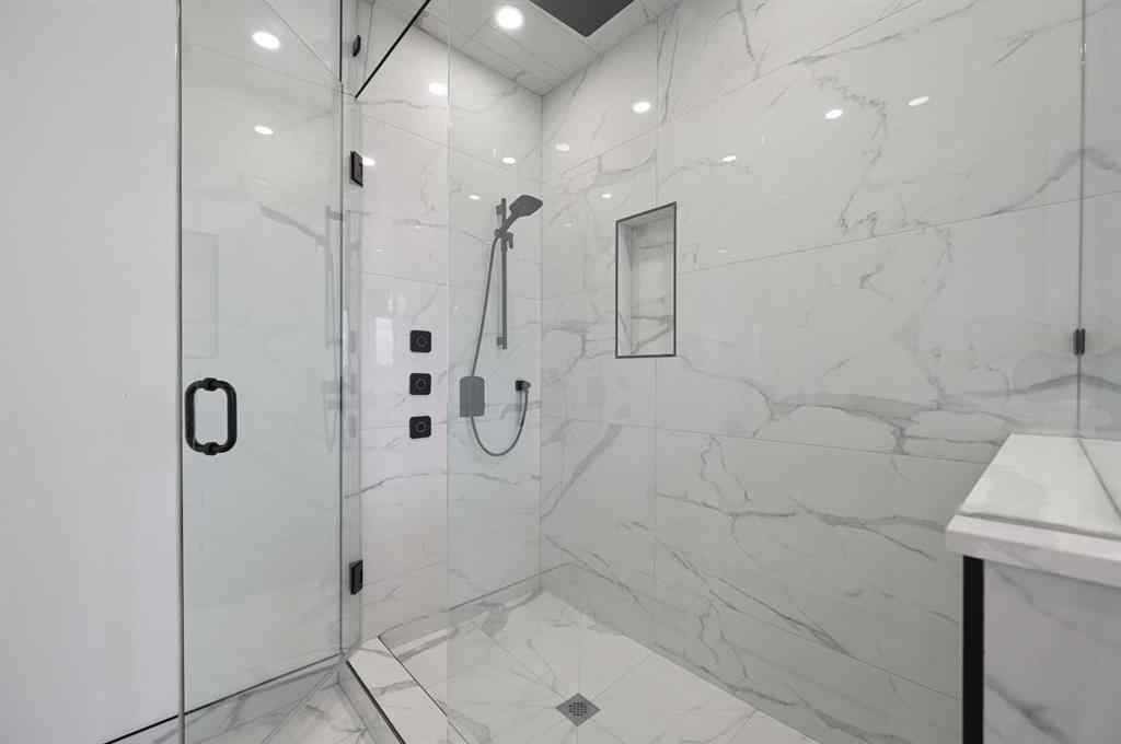 MLS® A2268715 - 7250 Elkton Drive SW in Springbank Hill Calgary, Residential