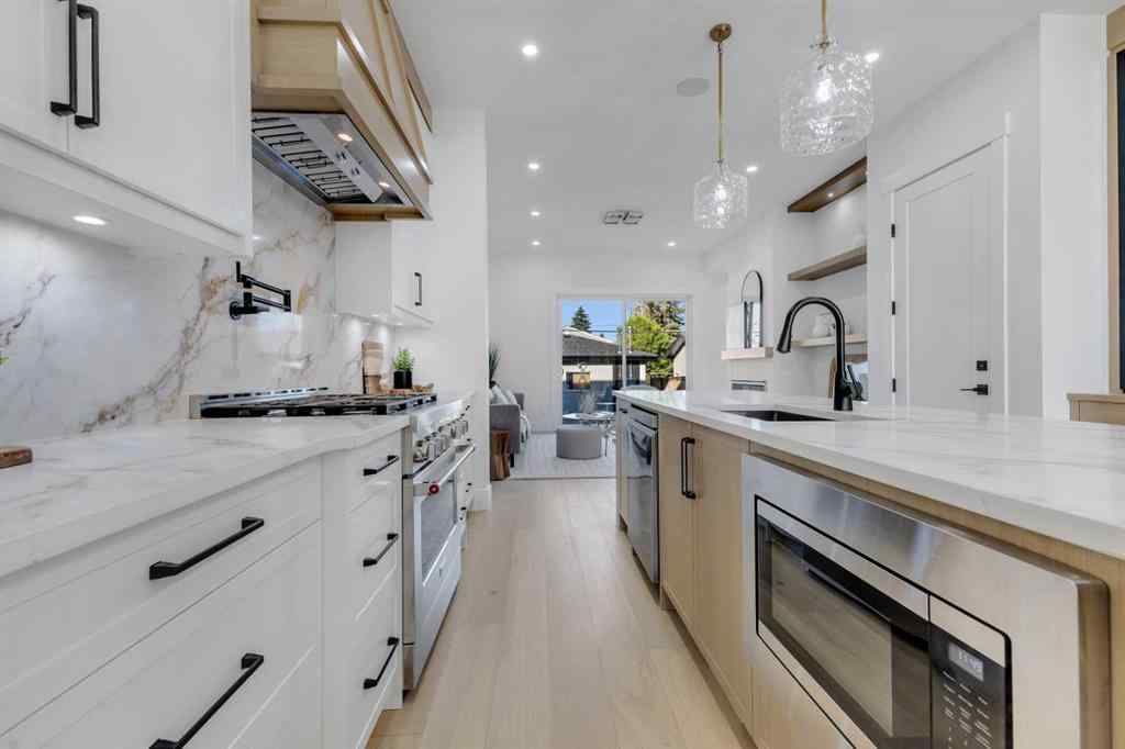 MLS® A2268732 - 4138 7 Avenue SW in Rosscarrock Calgary, Residential