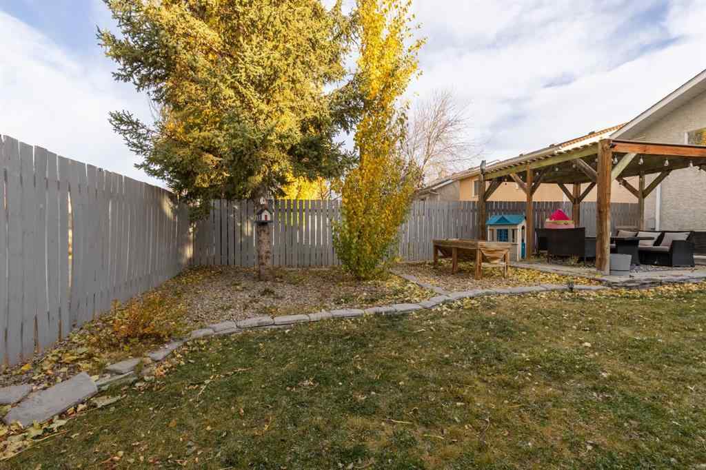 MLS® A2268734 - 66 Assiniboia Way W in Indian Battle Heights Lethbridge, Residential