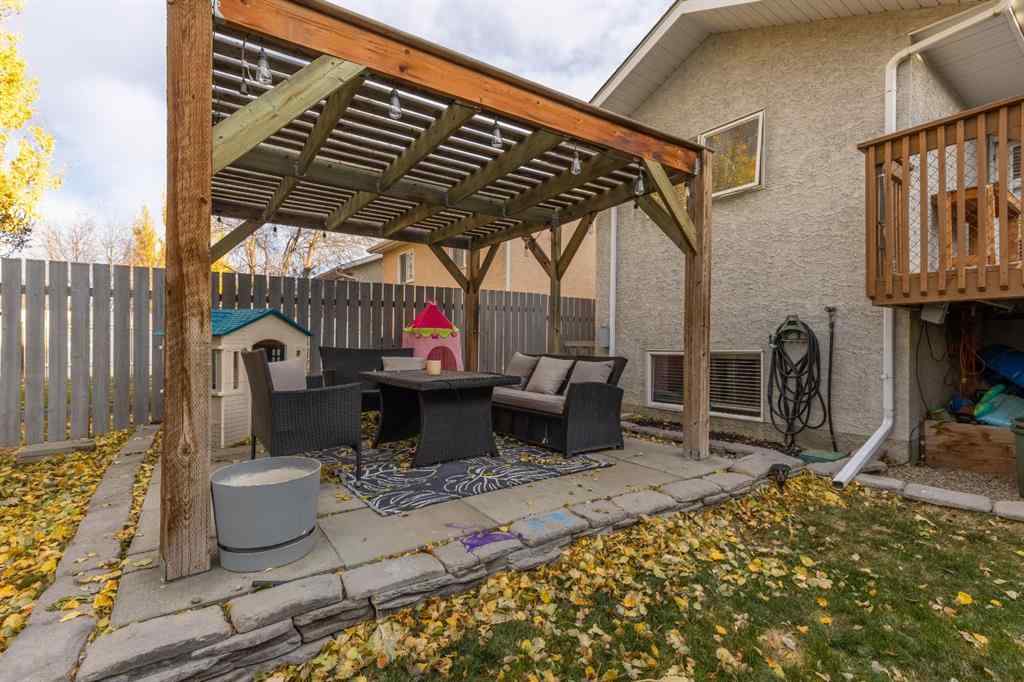 MLS® A2268734 - 66 Assiniboia Way W in Indian Battle Heights Lethbridge, Residential