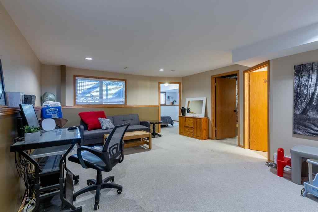 MLS® A2268734 - 66 Assiniboia Way W in Indian Battle Heights Lethbridge, Residential