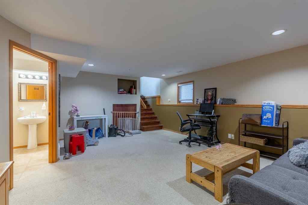 MLS® A2268734 - 66 Assiniboia Way W in Indian Battle Heights Lethbridge, Residential