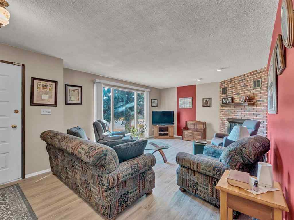 MLS® # A2268742 - 224 1 Street W in NONE Duchess, Residential Open Houses