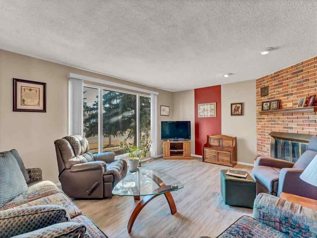 MLS® # A2268742 - 224 1 Street W in NONE Duchess, Residential Open Houses