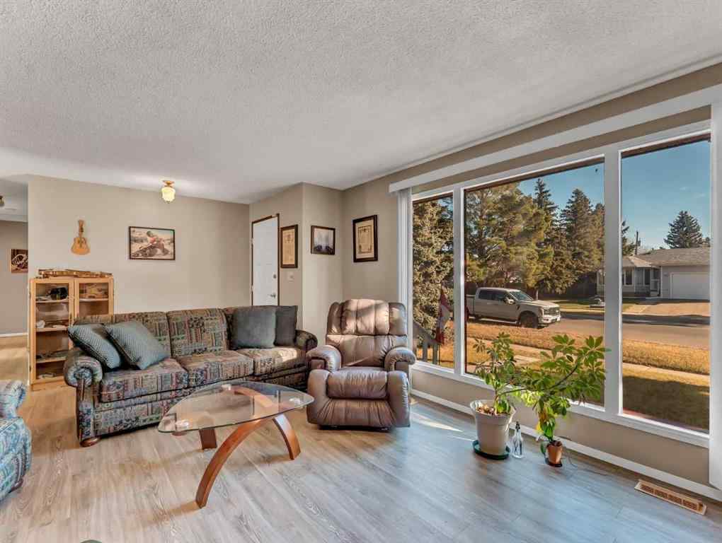 MLS® # A2268742 - 224 1 Street W in NONE Duchess, Residential Open Houses