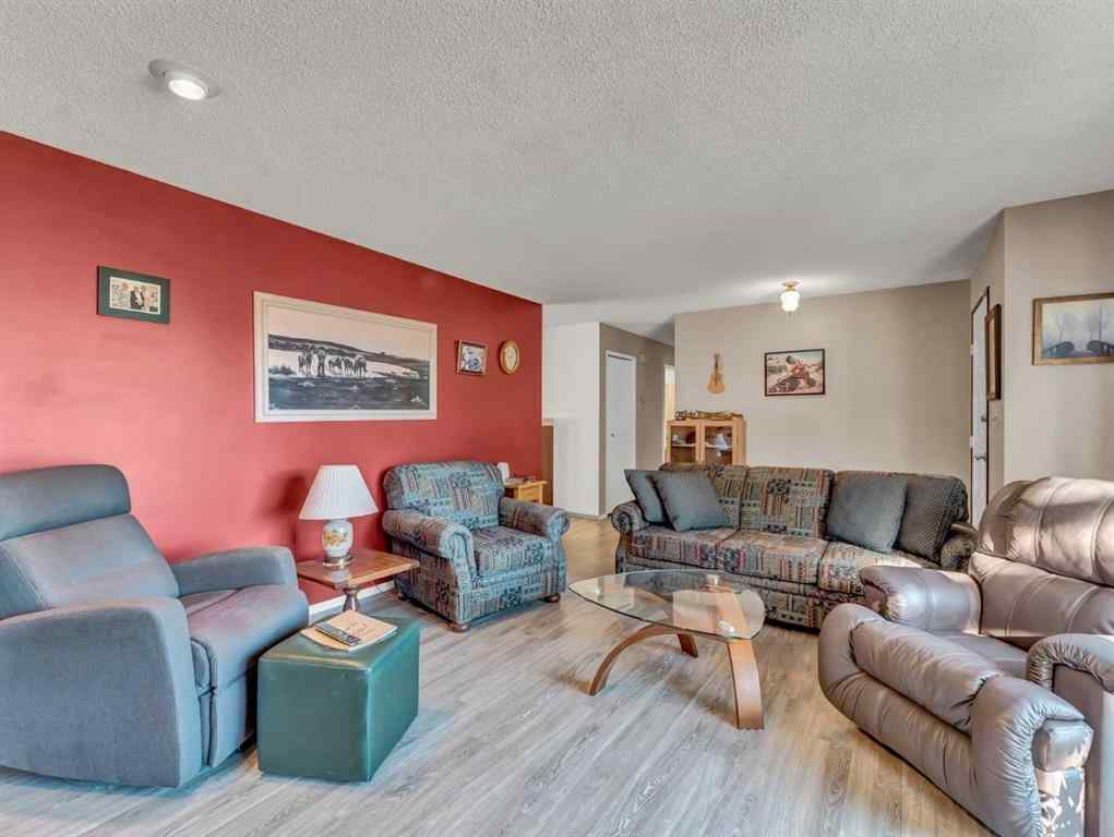 MLS® # A2268742 - 224 1 Street W in NONE Duchess, Residential Open Houses