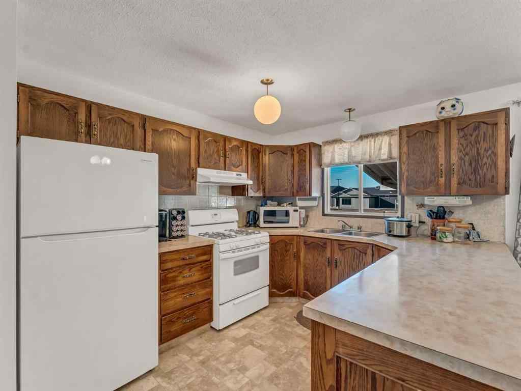 MLS® # A2268742 - 224 1 Street W in NONE Duchess, Residential Open Houses