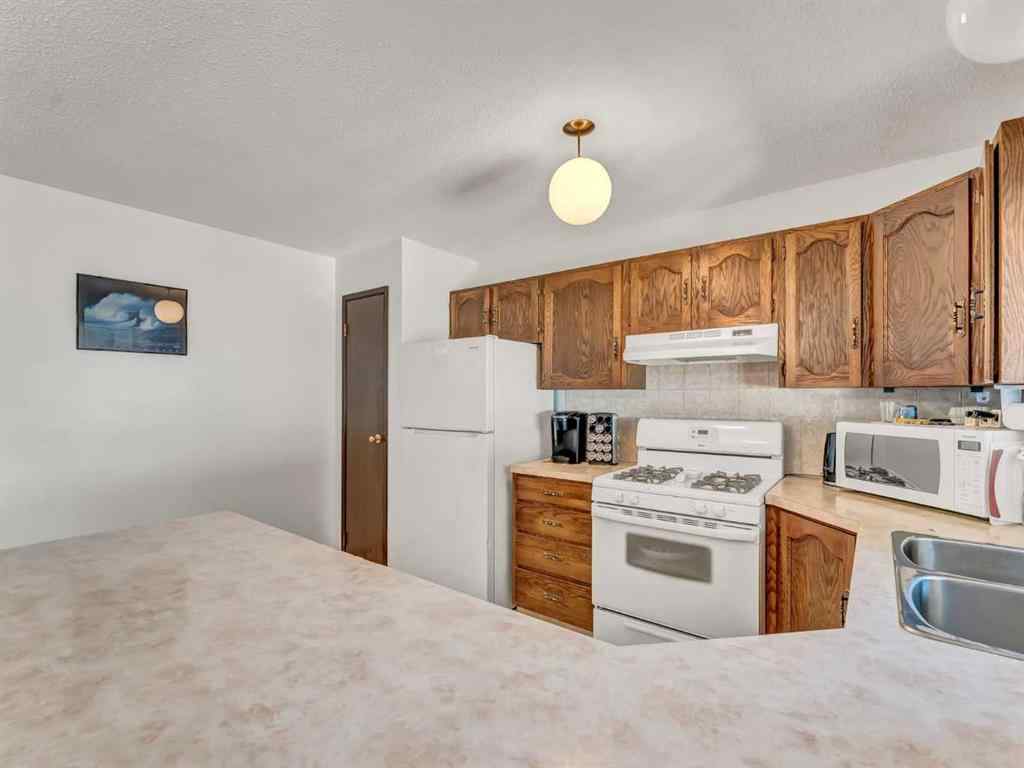 MLS® # A2268742 - 224 1 Street W in NONE Duchess, Residential Open Houses