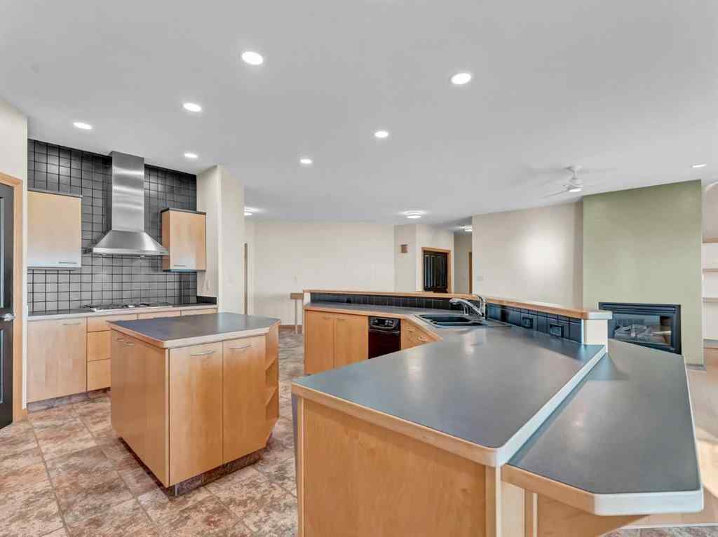 MLS® # A2268744 - 15 White Pelican Way  in NONE Lake Newell Resort, Residential Open Houses