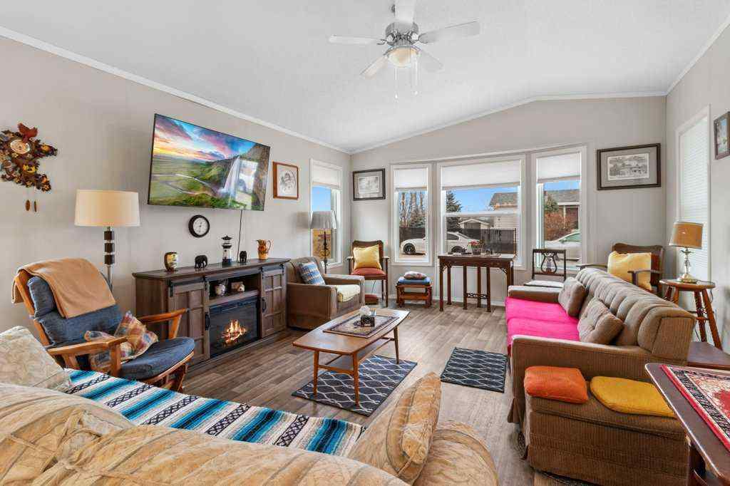 MLS&reg; # A2268765 - 27 Baywood Link  in Lighthouse Point Sylvan Lake, Residential Open Houses