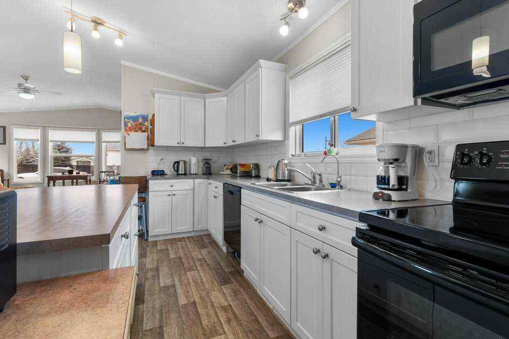 MLS&reg; # A2268765 - 27 Baywood Link  in Lighthouse Point Sylvan Lake, Residential Open Houses