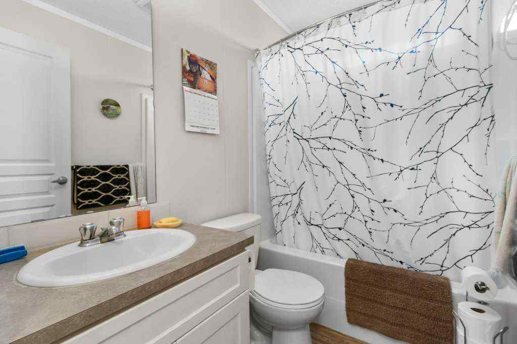 MLS&reg; # A2268765 - 27 Baywood Link  in Lighthouse Point Sylvan Lake, Residential Open Houses