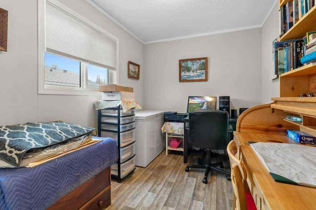 MLS&reg; # A2268765 - 27 Baywood Link  in Lighthouse Point Sylvan Lake, Residential Open Houses